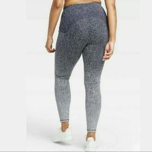 All In Motion Premium Pocket Legging Black and White